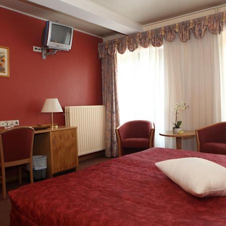 Hotel Op Der Bleech Larochette Eksteriør billede
