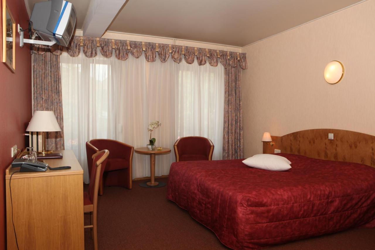 Hotel Op Der Bleech Larochette Eksteriør billede